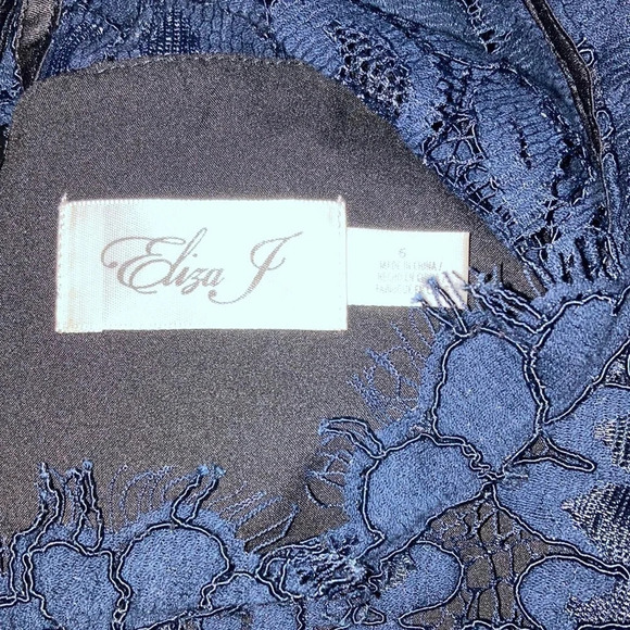 Eliza J. Navy High Neck Lace Sheath Dress Women’s Size 6 NWT Blue Floral Lace - Picture 8 of 9